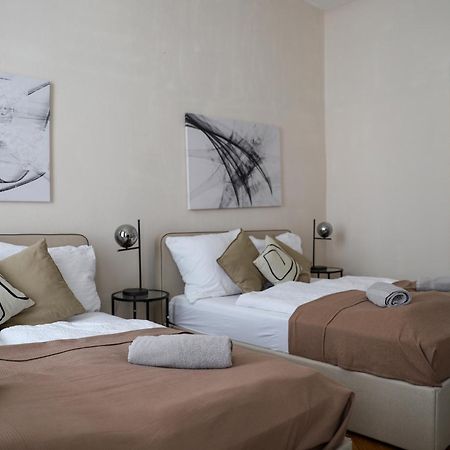 Spacious Apartment, 3 Min To U6 Metro Vienna Luaran gambar