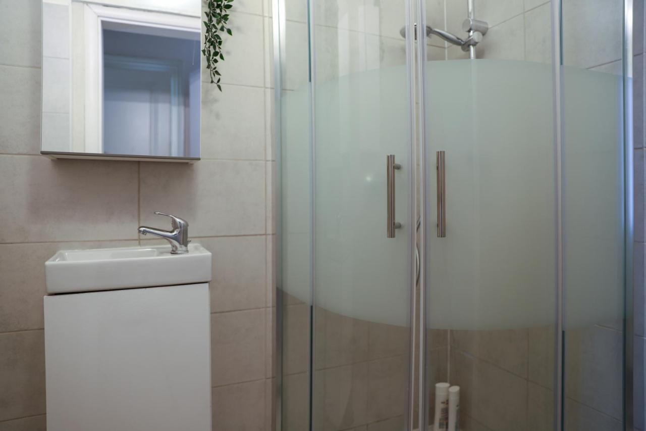 Spacious Apartment, 3 Min To U6 Metro Vienna Luaran gambar