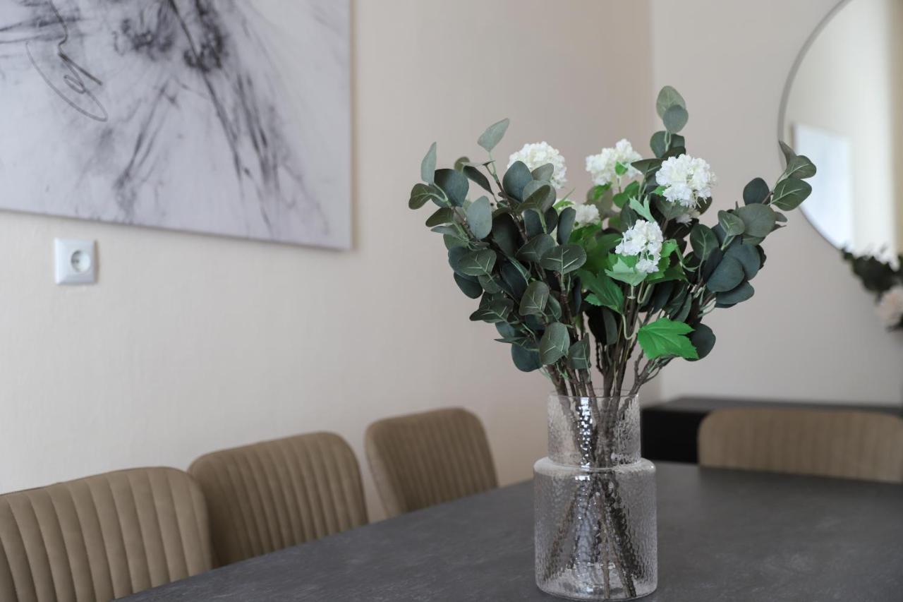 Spacious Apartment, 3 Min To U6 Metro Vienna Luaran gambar