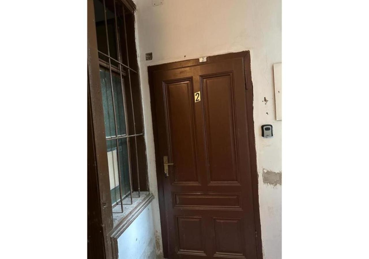 Spacious Apartment, 3 Min To U6 Metro Vienna Luaran gambar