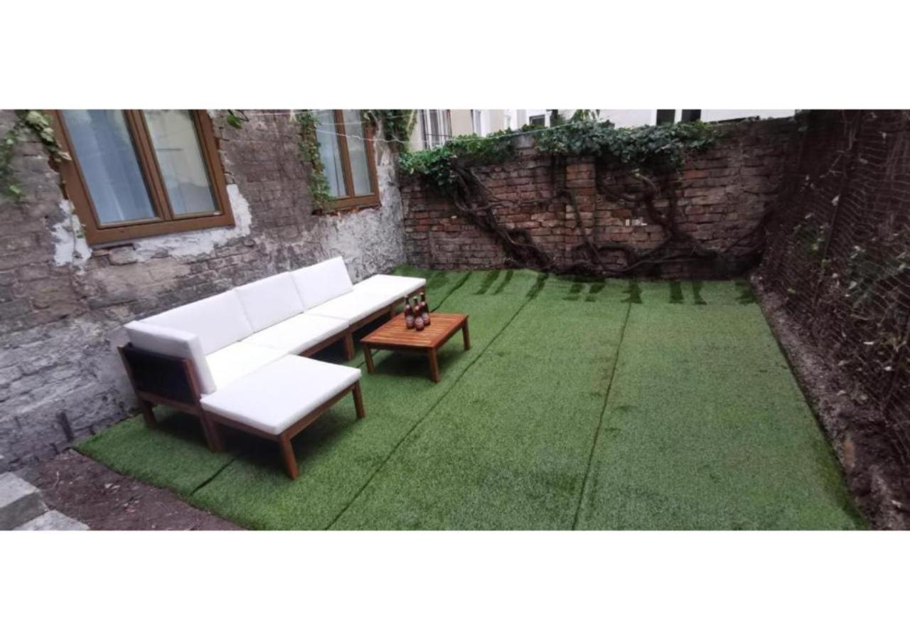Spacious Apartment, 3 Min To U6 Metro Vienna Luaran gambar
