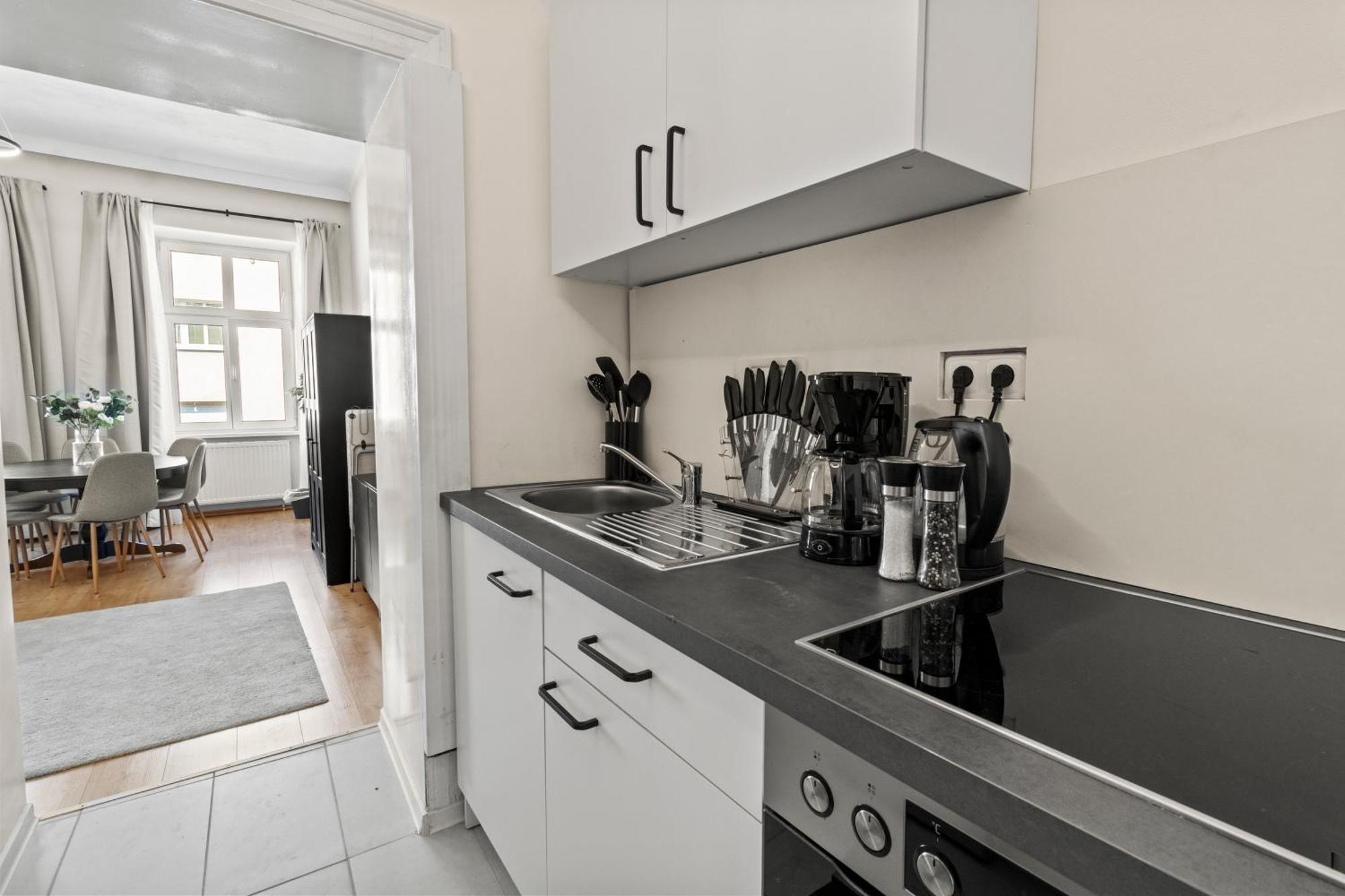 Spacious Apartment, 3 Min To U6 Metro Vienna Luaran gambar