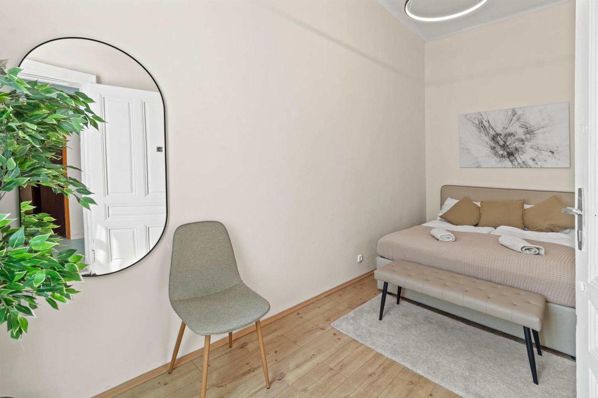 Spacious Apartment, 3 Min To U6 Metro Vienna Luaran gambar