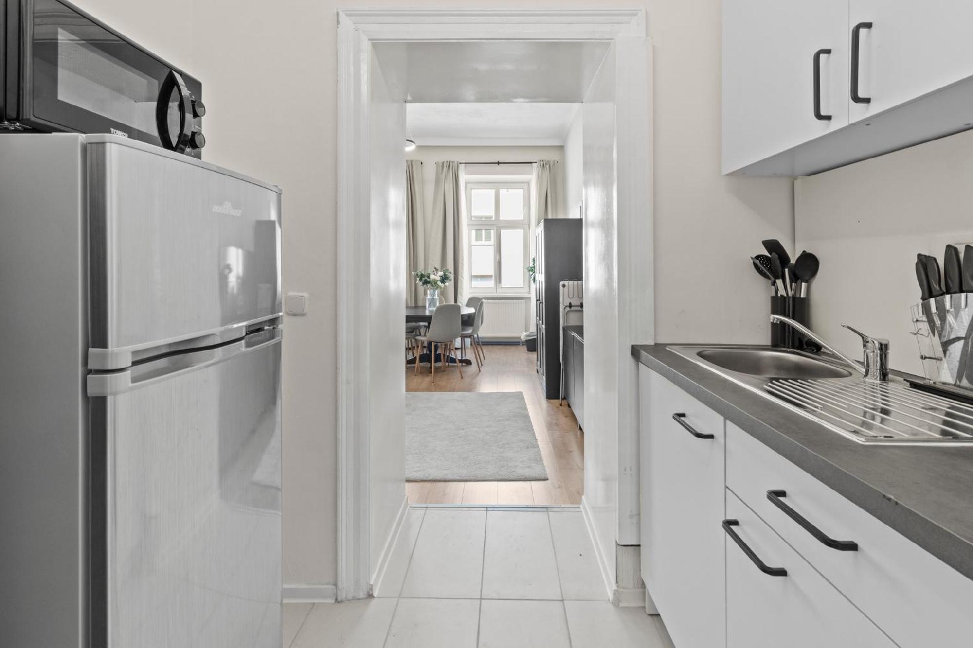 Spacious Apartment, 3 Min To U6 Metro Vienna Luaran gambar