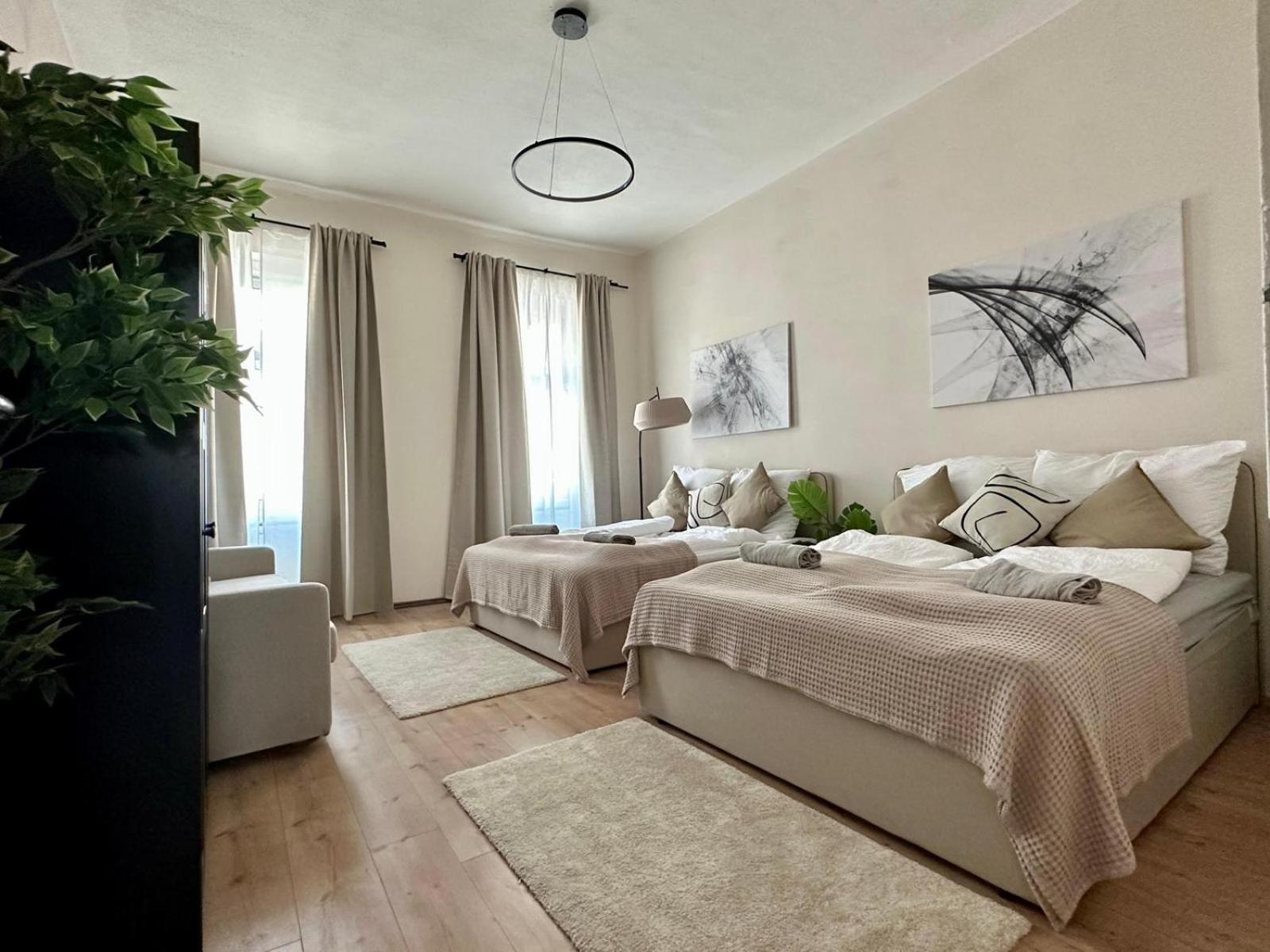 Spacious Apartment, 3 Min To U6 Metro Vienna Luaran gambar