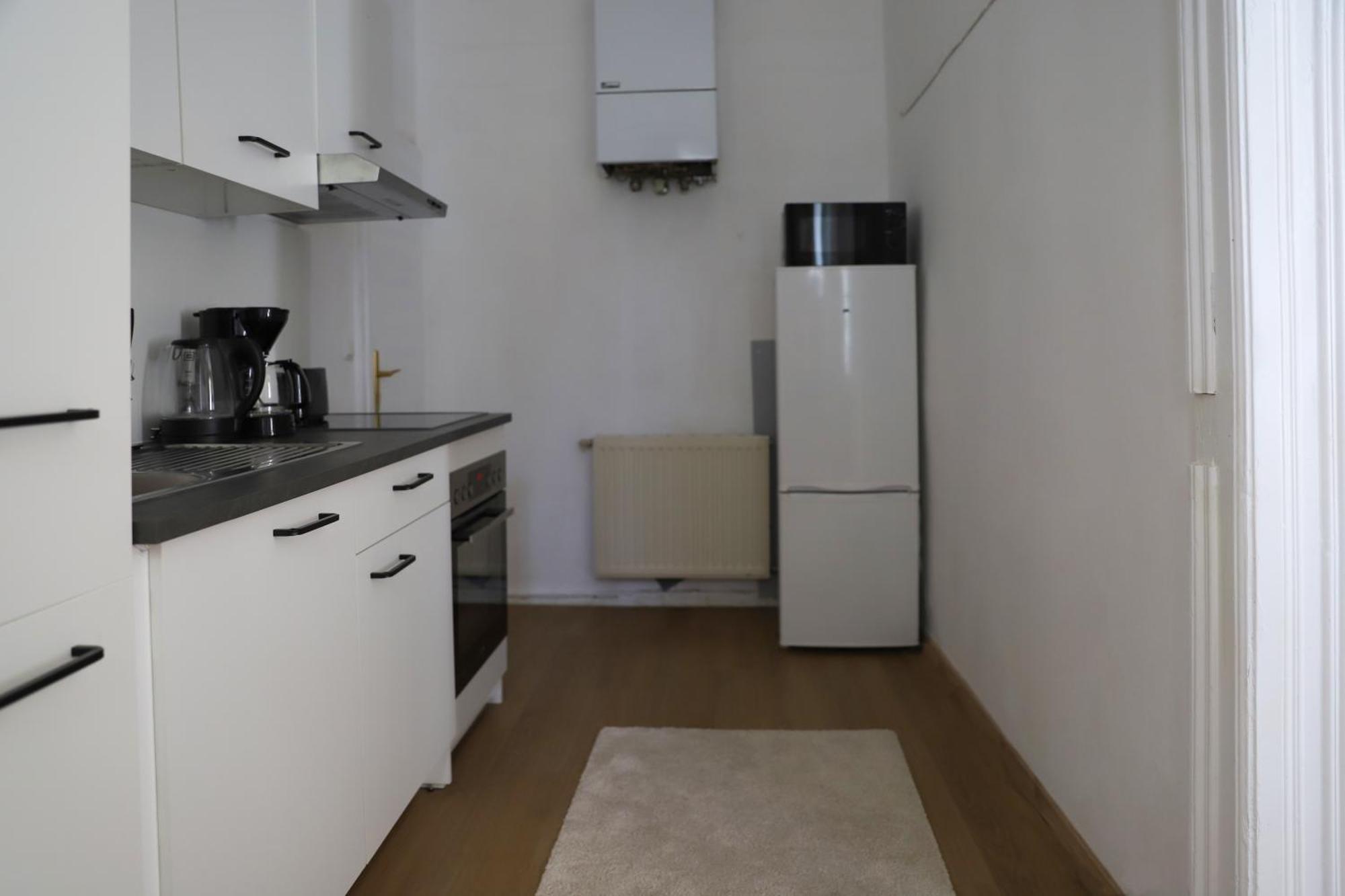 Spacious Apartment, 3 Min To U6 Metro Vienna Luaran gambar